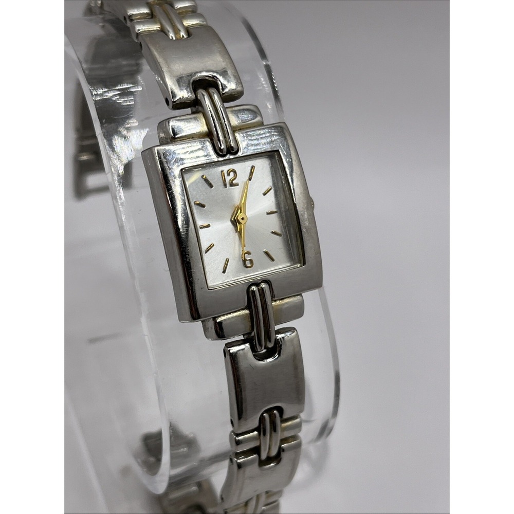 Women's Quartz Watch Silver Tone 19mm Case 7" Band- New‎ Battery